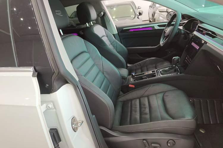 Used Volkswagen FAW-Volkswagen CC 2024 380TSI Striking Edition Right Front Seat
