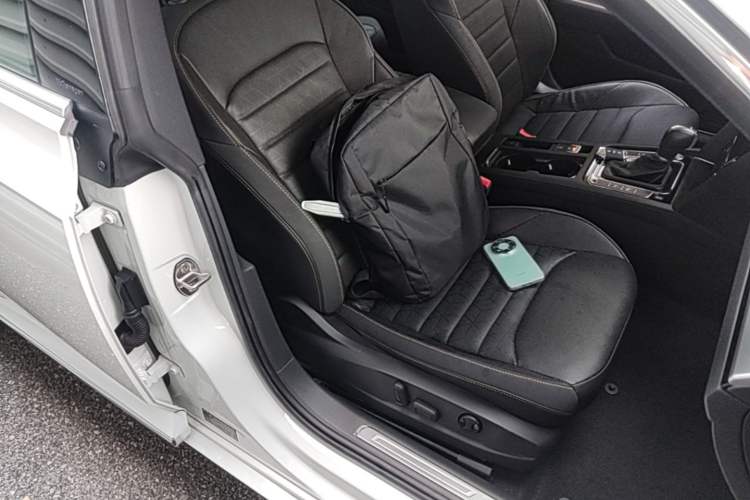 Used Volkswagen FAW-Volkswagen CC 2024 380TSI Striking Edition Right Front Seat