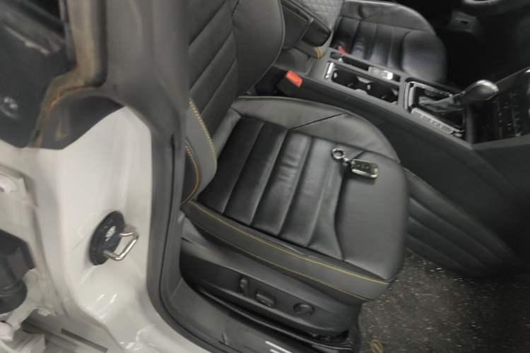 Used Volkswagen FAW-Volkswagen CC 2024 380TSI Striking Edition Right Front Seat