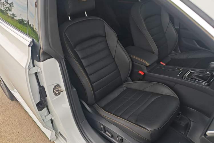 Used Volkswagen FAW-Volkswagen CC 2024 380TSI Striking All-Encompassing Edition Right Front Seat
