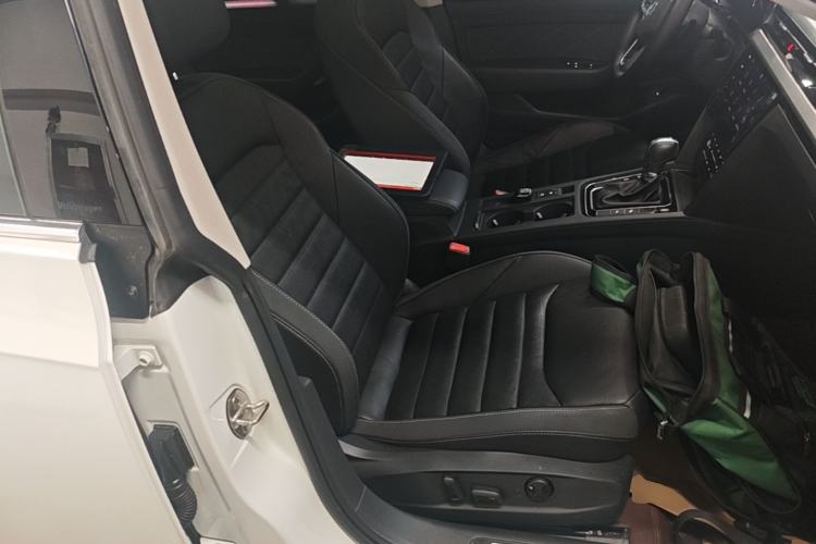 Used Volkswagen FAW-Volkswagen CC 2024 Estate Car 380TSI Hunter's Heart Edition Right Front Seat