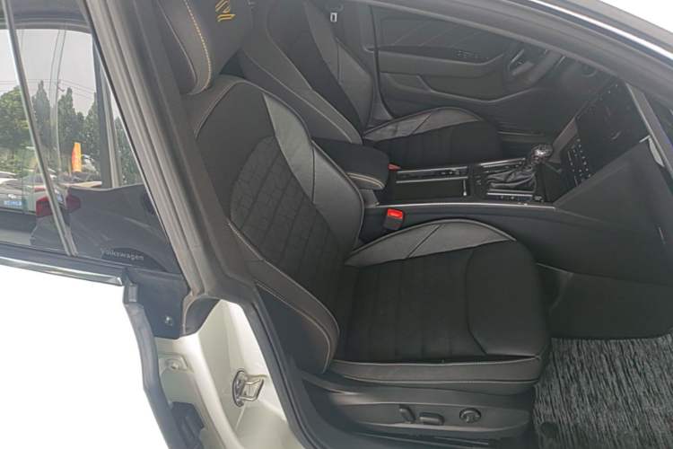 Used Volkswagen FAW-Volkswagen CC 2024 380TSI Striking Edition Right Front Seat