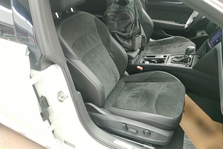 Used Volkswagen FAW-Volkswagen CC 2024 330TSI Ignite Edition Right Front Seat