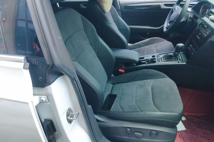 Used Volkswagen FAW-Volkswagen CC 2024 330TSI Ignite Edition Right Front Seat