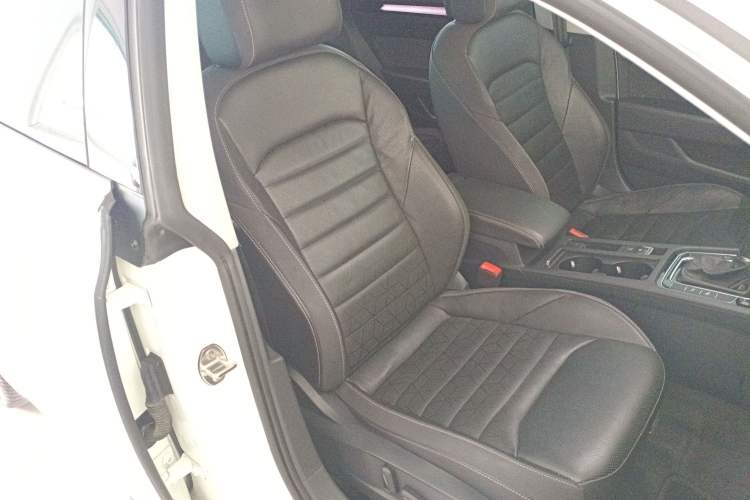 Used Volkswagen FAW-Volkswagen CC 2024 Estate Car 380TSI Hunter's Heart Edition Right Front Seat