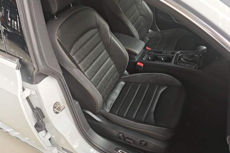 Used Volkswagen FAW-Volkswagen CC 2024 380TSI Striking All-Encompassing Edition Right Front Seat