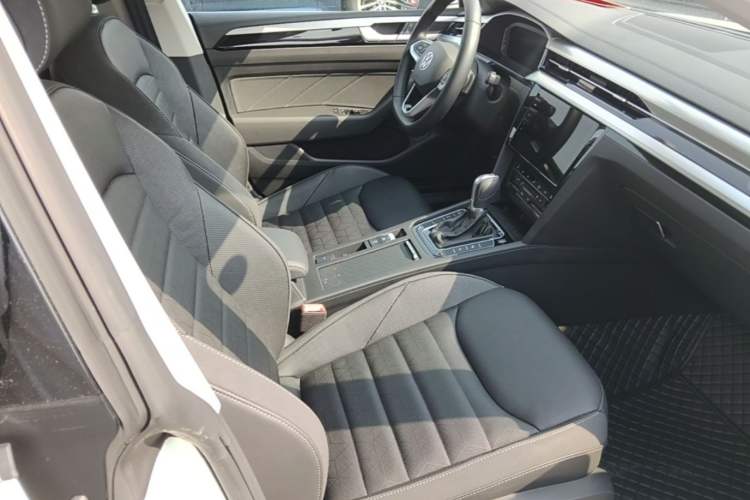 Used Volkswagen FAW-Volkswagen CC 2024 Estate Car 380TSI Hunter's Heart Edition Right Front Seat