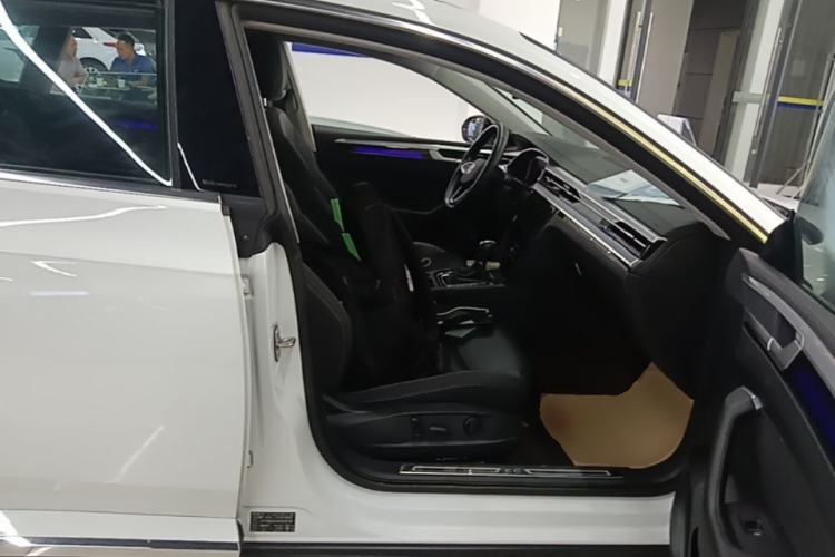 Used Volkswagen FAW-Volkswagen CC 2024 Estate Car 380TSI Hunter's Heart Edition Right Front Seat