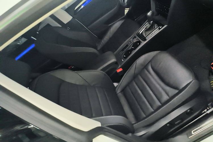 Used Volkswagen FAW-Volkswagen CC 2024 Estate Car 380TSI Hunter's Heart Edition Right Front Seat