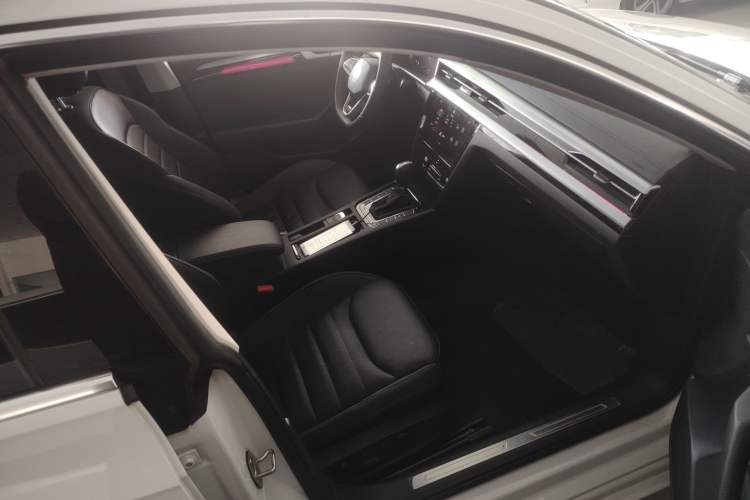 Used Volkswagen FAW-Volkswagen CC 2024 380TSI Striking Edition Right Front Seat