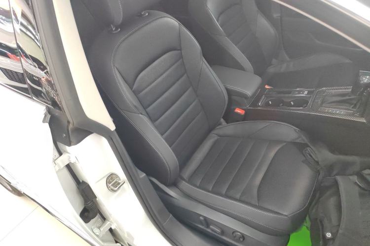 Used Volkswagen FAW-Volkswagen CC 2024 Estate Car 380TSI Hunter's Heart Edition Right Front Seat