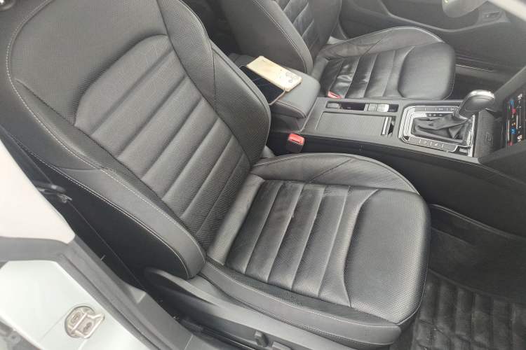 Used Volkswagen FAW-Volkswagen CC 2024 Estate Car 380TSI Hunter's Heart Edition Right Front Seat