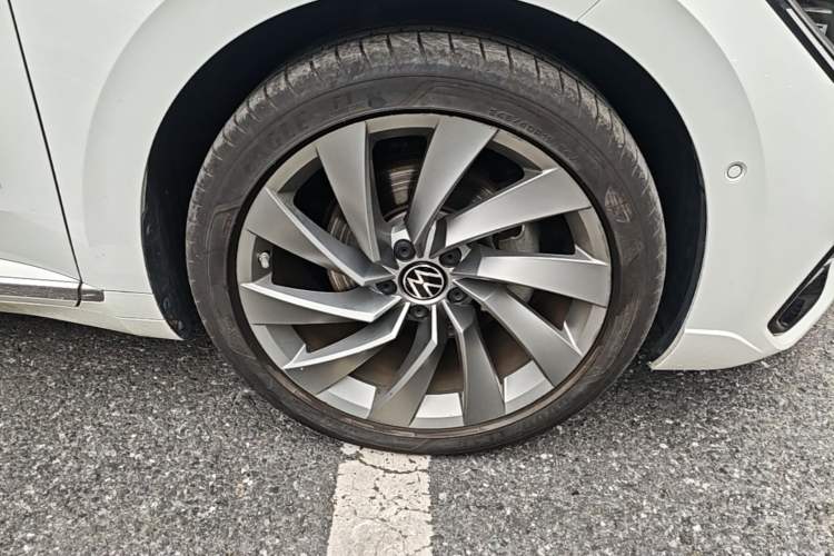 Used Volkswagen FAW-Volkswagen CC 2024 380TSI Striking Edition Right Front Wheel Hub