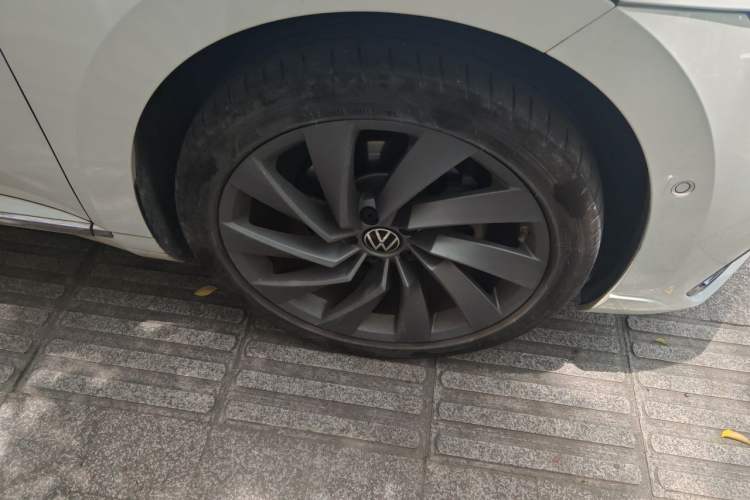 Used Volkswagen FAW-Volkswagen CC 2024 380TSI Striking Edition Right Front Wheel Hub