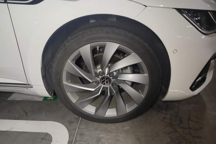Used Volkswagen FAW-Volkswagen CC 2024 380TSI Striking Edition Right Front Wheel Hub