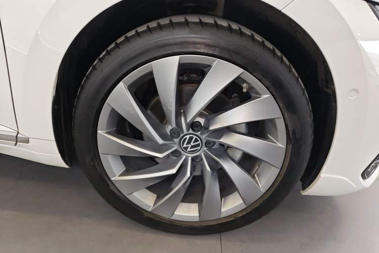 Used Volkswagen FAW-Volkswagen CC 2024 380TSI Striking Edition Right Front Wheel Hub