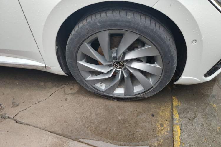 Used Volkswagen FAW-Volkswagen CC 2024 380TSI Striking All-Encompassing Edition Right Front Wheel Hub