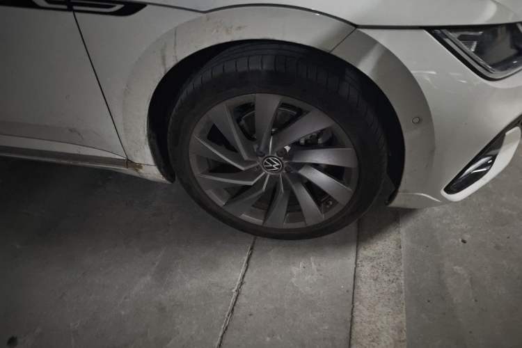 Used Volkswagen FAW-Volkswagen CC 2024 380TSI Striking All-Encompassing Edition Right Front Wheel Hub