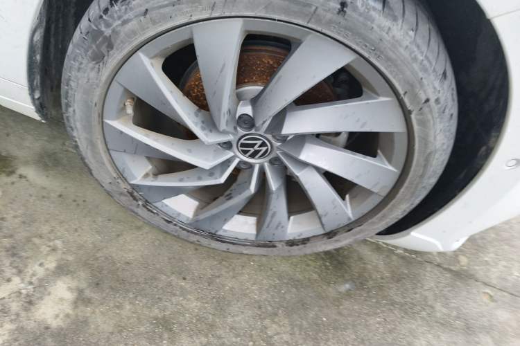 Used Volkswagen FAW-Volkswagen CC 2024 380TSI Striking Edition Right Front Wheel Hub
