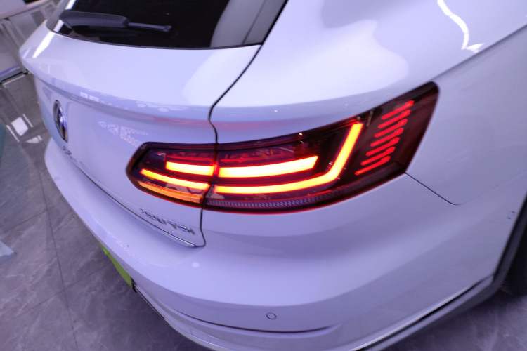 Used Volkswagen FAW-Volkswagen CC 2024 Estate Car 380TSI Hunter's Heart Edition Right Rear Taillight