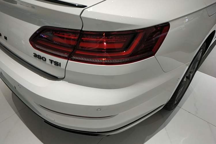 Used Volkswagen FAW-Volkswagen CC 2024 380TSI Striking Edition Right Rear Taillight
