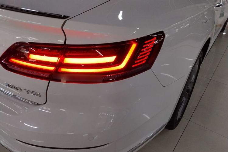 Used Volkswagen FAW-Volkswagen CC 2024 380TSI Striking Edition Right Rear Taillight
