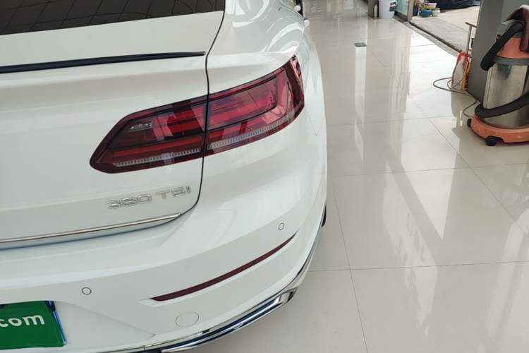 Used Volkswagen FAW-Volkswagen CC 2024 380TSI Striking Edition Right Rear Taillight