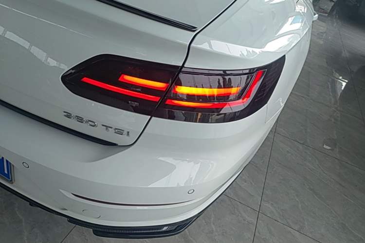 Used Volkswagen FAW-Volkswagen CC 2024 380TSI Striking Edition Right Rear Taillight