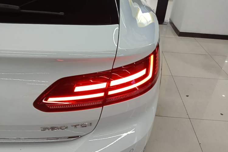 Used Volkswagen FAW-Volkswagen CC 2024 Estate Car 380TSI Hunter's Heart Edition Right Rear Taillight