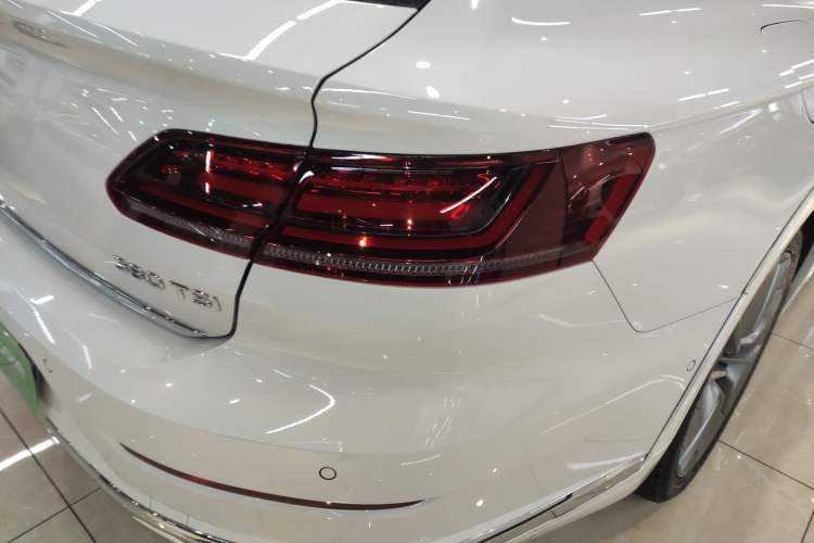 Used Volkswagen FAW-Volkswagen CC 2024 Estate Car 380TSI Hunter's Heart All-Encompassing Edition Right Rear Taillight