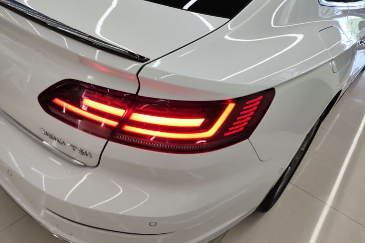 Used Volkswagen FAW-Volkswagen CC 2024 380TSI Striking Edition Right Rear Taillight