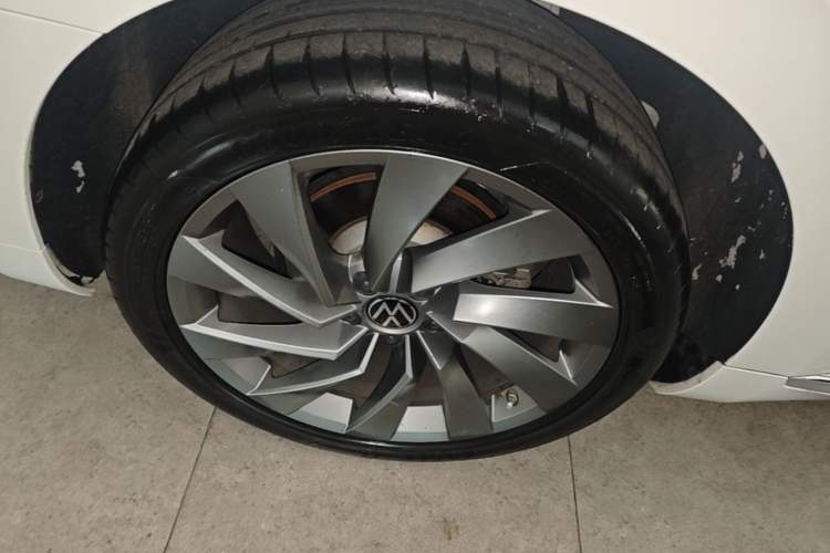 Used Volkswagen FAW-Volkswagen CC 2024 380TSI Striking Edition Right Rear Wheel Hub