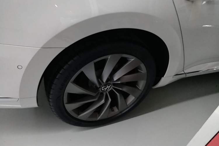 Used Volkswagen FAW-Volkswagen CC 2024 380TSI Striking Edition Right Rear Wheel Hub
