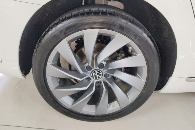 Used Volkswagen FAW-Volkswagen CC 2024 380TSI Striking Edition Right Rear Wheel Hub