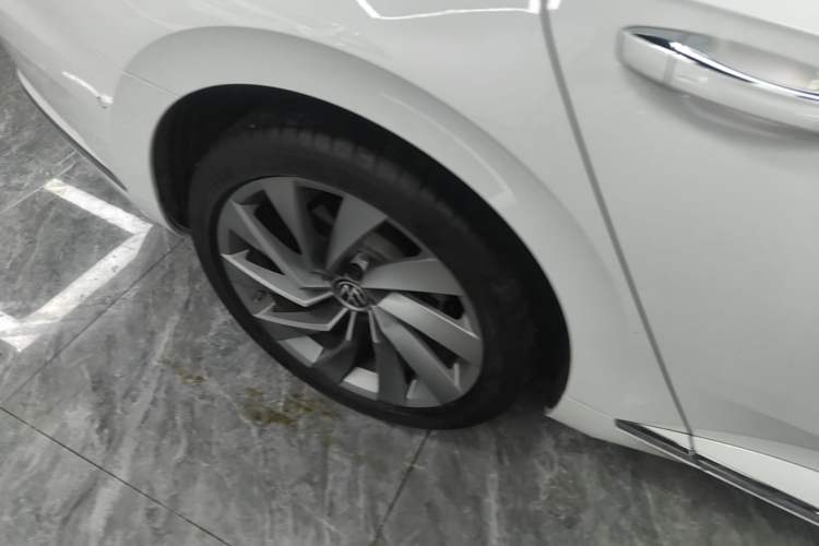 Used Volkswagen FAW-Volkswagen CC 2024 380TSI Striking Edition Right Rear Wheel Hub