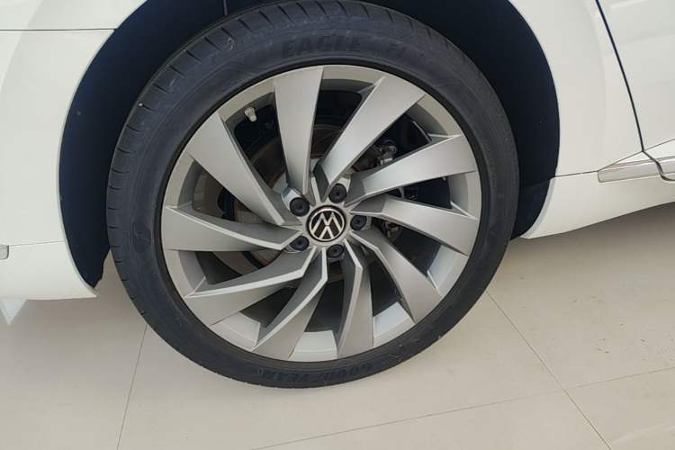 Used Volkswagen FAW-Volkswagen CC 2024 380TSI Striking Edition Right Rear Wheel Hub