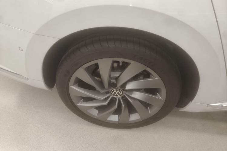 Used Volkswagen FAW-Volkswagen CC 2024 380TSI Striking All-Encompassing Edition Right Rear Wheel Hub