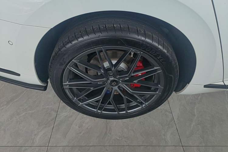 Used Volkswagen FAW-Volkswagen CC 2024 380TSI Striking Edition Right Rear Wheel Hub