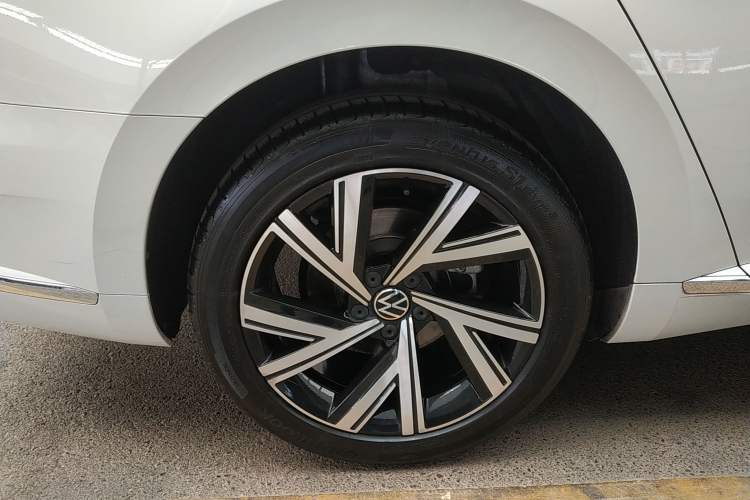 Used Volkswagen FAW-Volkswagen CC 2024 330TSI Ignite Edition Right Rear Wheel Hub