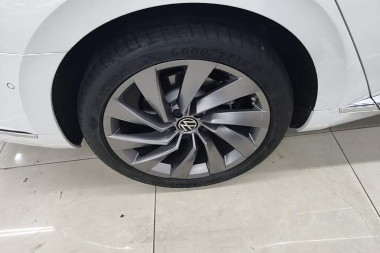 Used Volkswagen FAW-Volkswagen CC 2024 380TSI Striking All-Encompassing Edition Right Rear Wheel Hub