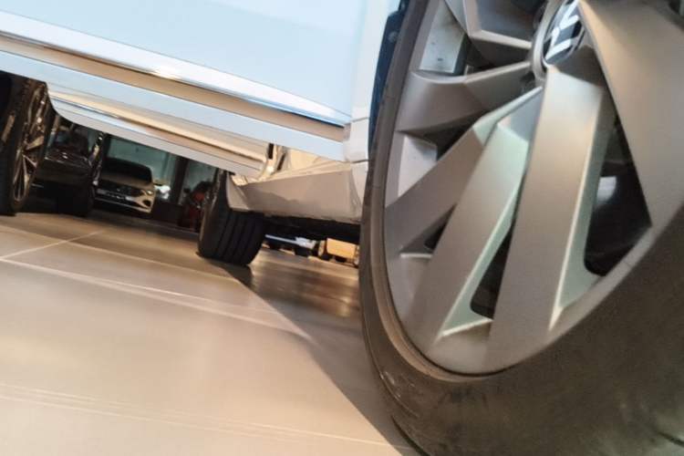 Used Volkswagen FAW-Volkswagen CC 2024 380TSI Striking Edition Right Side Sill