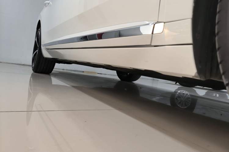 Used Volkswagen FAW-Volkswagen CC 2024 330TSI Spectacular All-inclusive Model Right Side Sill