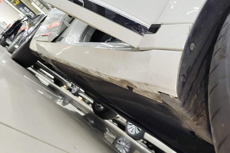 Used Volkswagen FAW-Volkswagen CC 2024 380TSI Striking Edition Right Side Sill