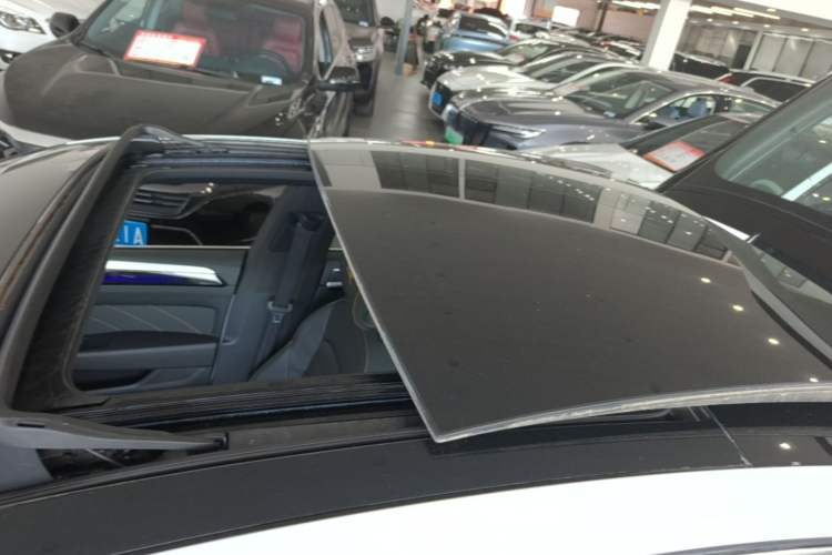 Used Volkswagen FAW-Volkswagen CC 2024 380TSI Striking Edition Roof
