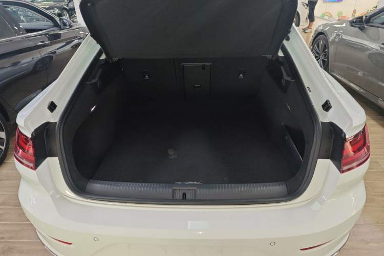Used Volkswagen FAW-Volkswagen CC 2024 380TSI Striking All-Encompassing Edition Trunk