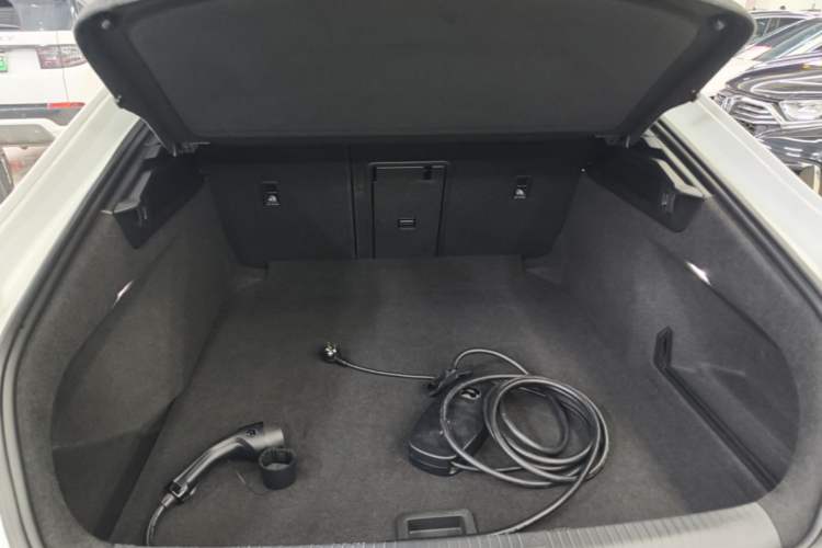 Used Volkswagen FAW-Volkswagen CC 2024 380TSI Striking All-Encompassing Edition Trunk