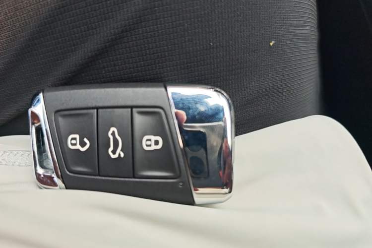 Used Volkswagen FAW-Volkswagen CC 2024 380TSI Striking Edition Vehicle Key