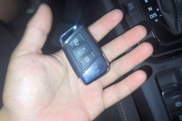 Used Volkswagen FAW-Volkswagen CC 2024 380TSI Striking Edition Vehicle Key