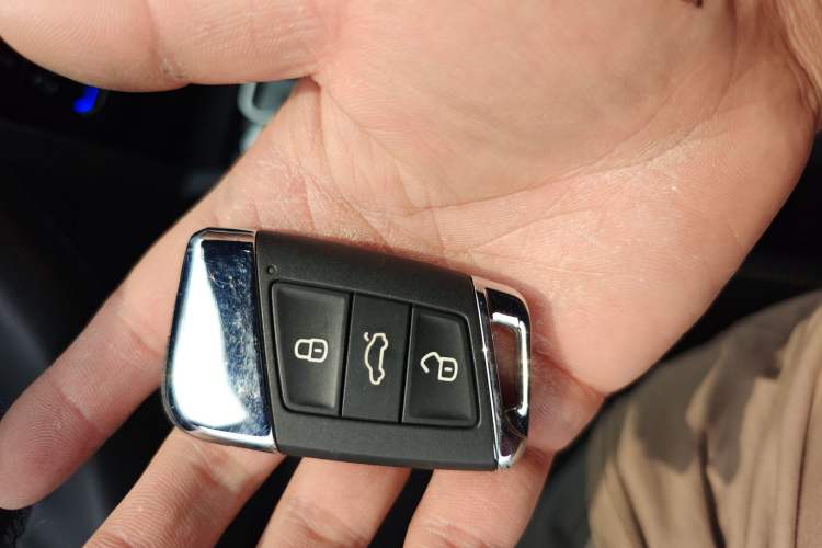 Used Volkswagen FAW-Volkswagen CC 2024 380TSI Striking Edition Vehicle Key