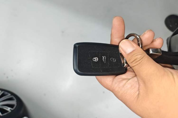 Used Volkswagen FAW-Volkswagen CC 2024 380TSI Striking Edition Vehicle Key